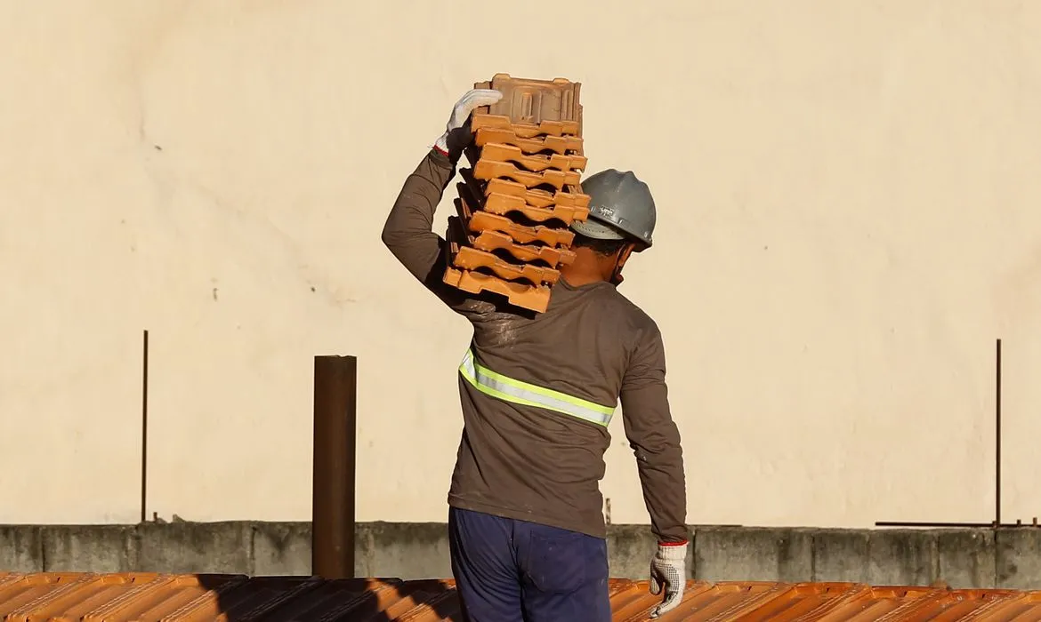 Construção civil é um dos setores que registrou alta de contratação | Foto: Fernando Frazão | Agência Brasil