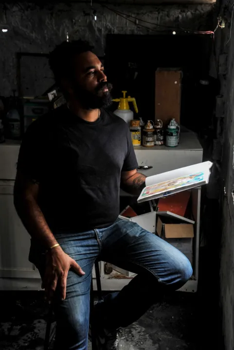 Em seu currículo, exposições em Estrasburgo, cidade referência em arte na França, na sede do Conselho da Europa, órgão de defesa dos direitos humanos | Felipe Iruatã | Ag. A TARDE