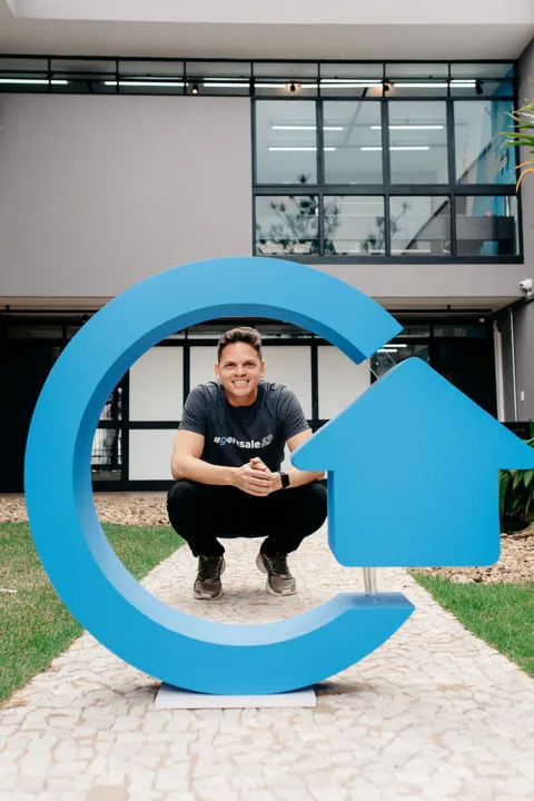 Igor, da Resale, ressalta que o investidor compra sem sair de casa | Foto: Jézer Lopes | Resale | Divulgação