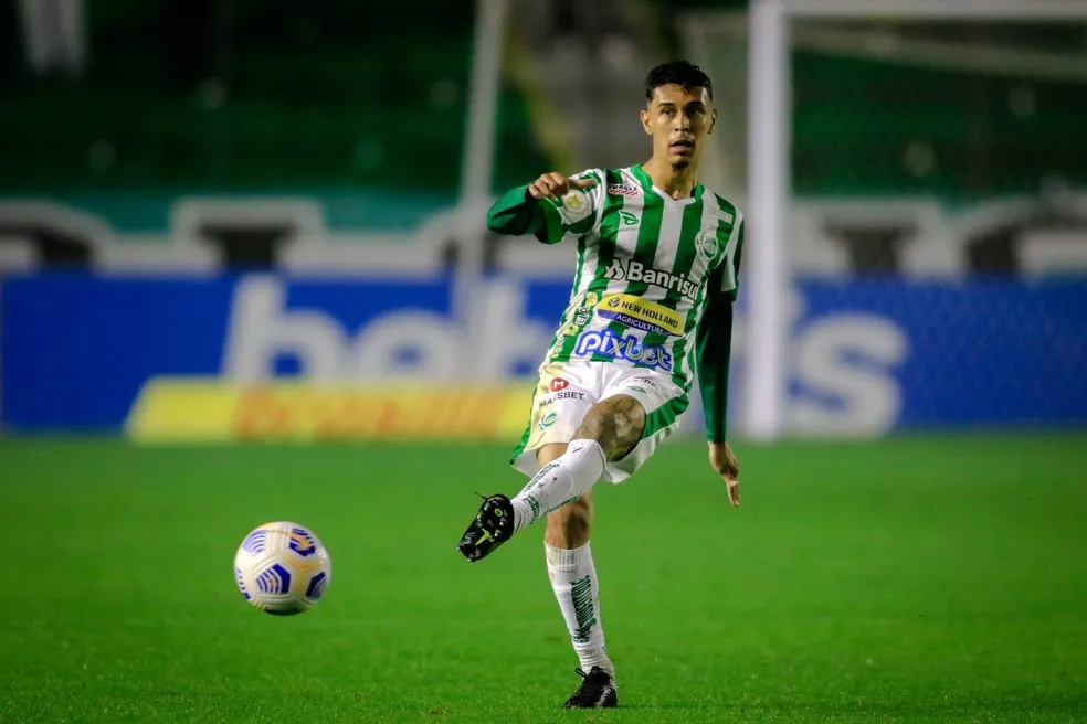 O zagueiro Vitor Mendes deu o triunfo para o Alviverde | Foto: Fernando Alves | EC Juventude