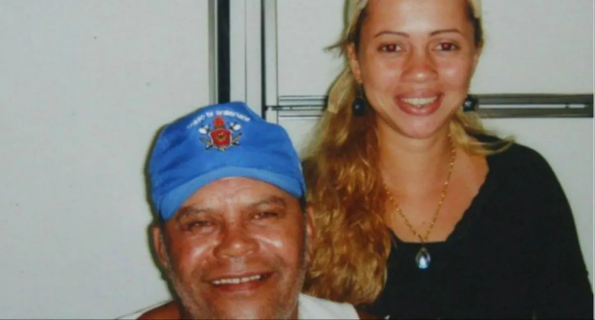 Rennê ao lado de Adriana, condenada a 20 anos pelo homicídio. | Foto: Reprodução