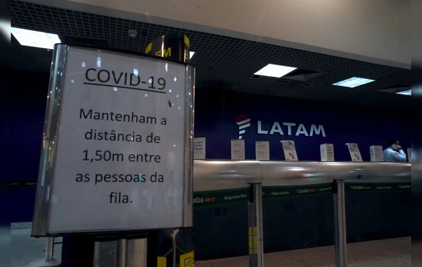 Brasileiro testou positivo para a Covid-19 logo depois de desembarcar de voo vindo da África do Sul | Foto: Mauro Pimentel | AFP