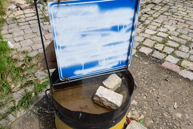 Já foram registradas larvas do Aedes aegypti em alguns dos equipamentos espalhados pela cidade, que já registra um alto índice de infestação do mosquito.