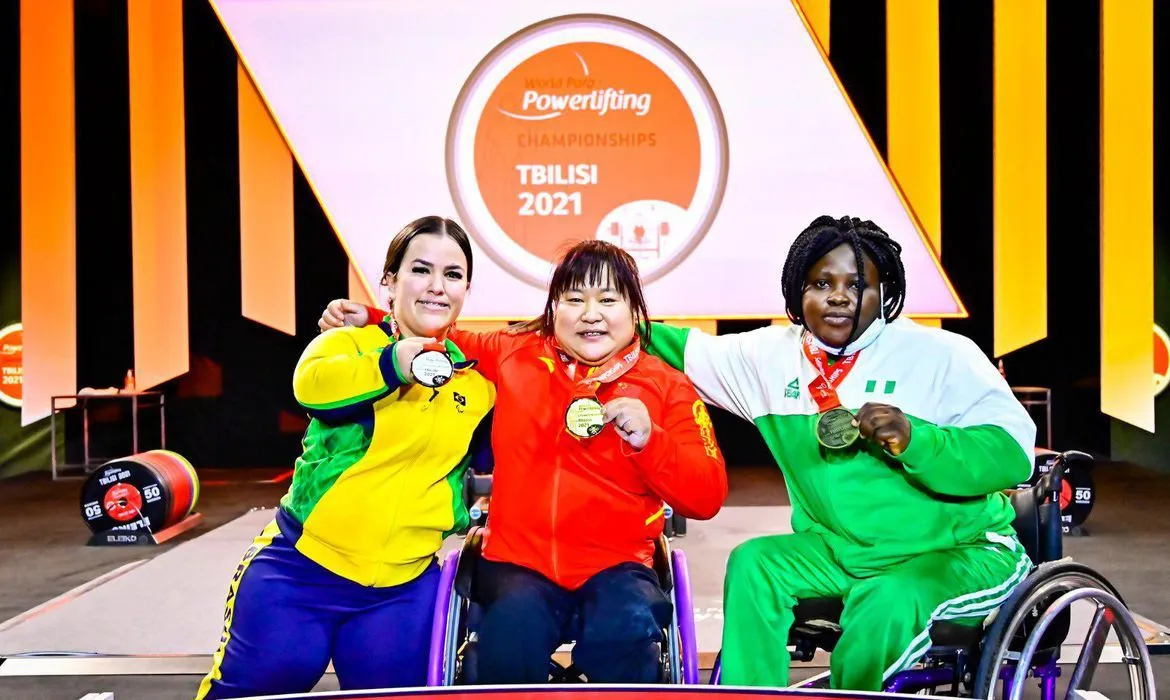 Campeã em Tóquio conquista 1º pódio individual da carreira no evento | Foto: Reprodução | YouTube IPC