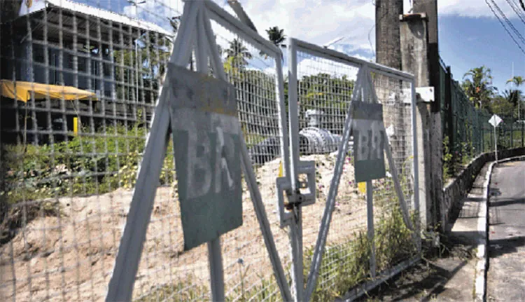 Instalações contaminadas abandonadas | Fotos: Robson Pierre | Divulgação