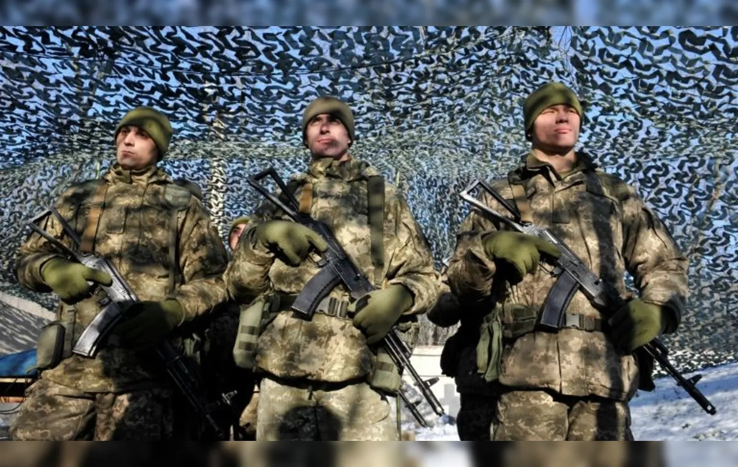 O Kremlin está movendo tropas em direção à fronteira com a Ucrânia | Foto: AFP