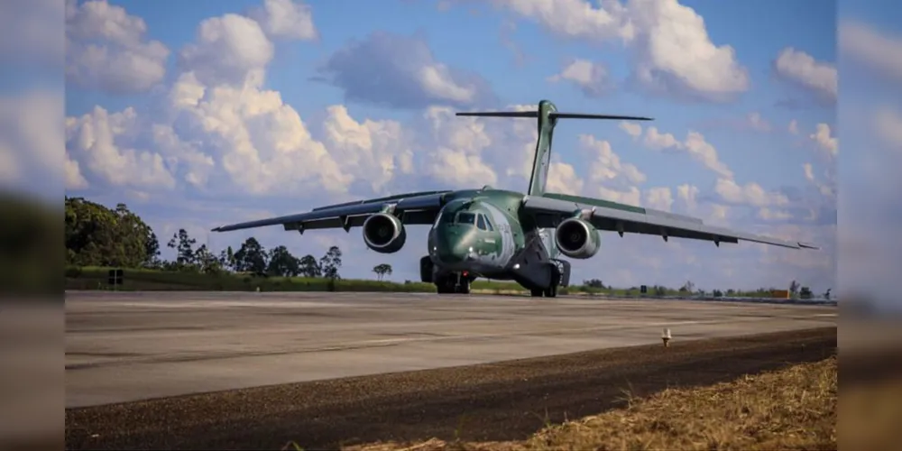 previsão é que a aeronave multimissão KC-390 Millennium parta da Base Aérea de Brasília na segunda, 7