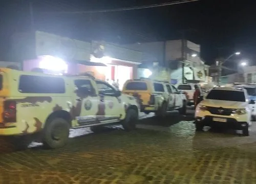 Açao da policia no centro de Ipiaú