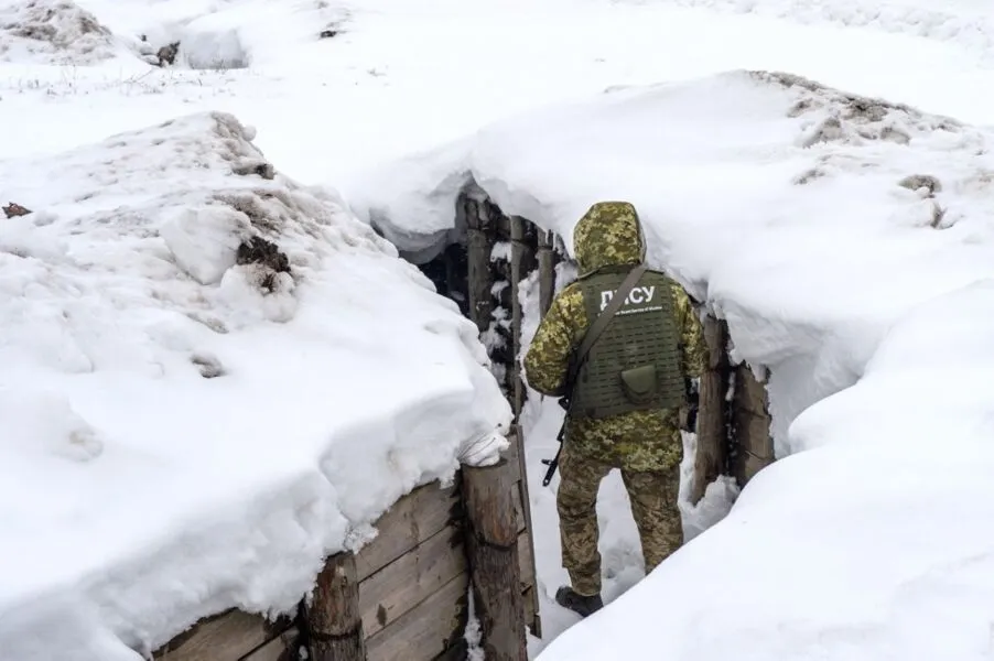 Soldados Ucranianos estacionados na fronteira com a Rússia