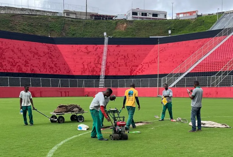 A tendência é que o gramado apresente um aspecto visual de melhores condições já na partida entre Vitória e Atlético de Alagoinhas