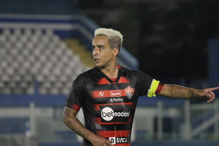 Único gol da partida foi marcado contra, pelo zagueiro Mateus Moraes