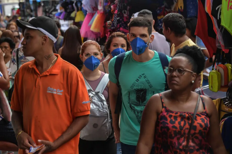 Uso de máscara ainda é importante para o combate ao vírus, diz a Fiocruz