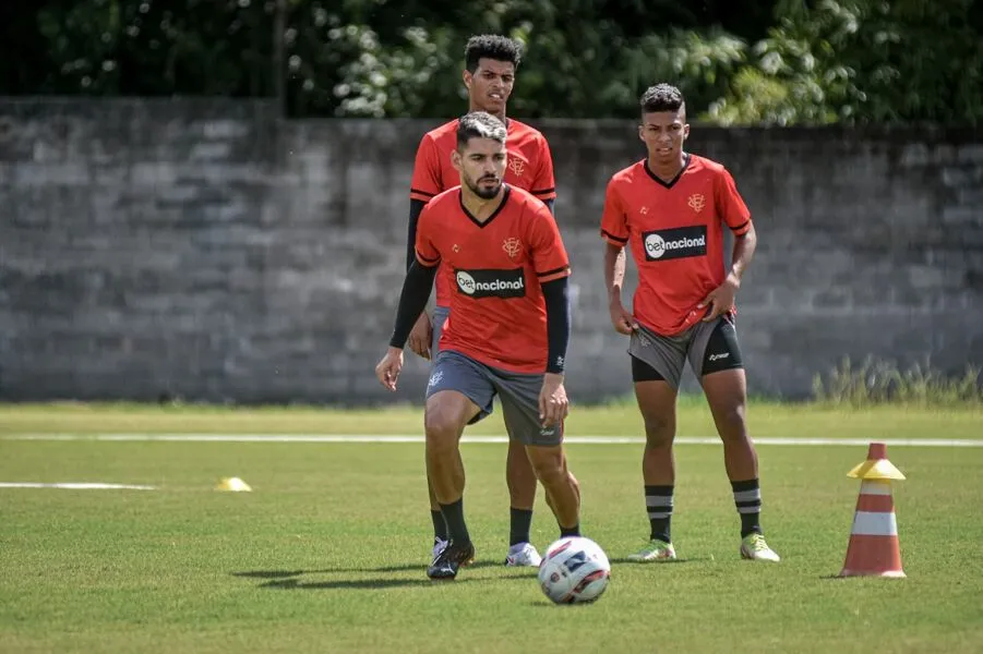 Ao fim da preparação, Dado convocou 20 jogadores que ficarão à disposição no duelo contra o Bode