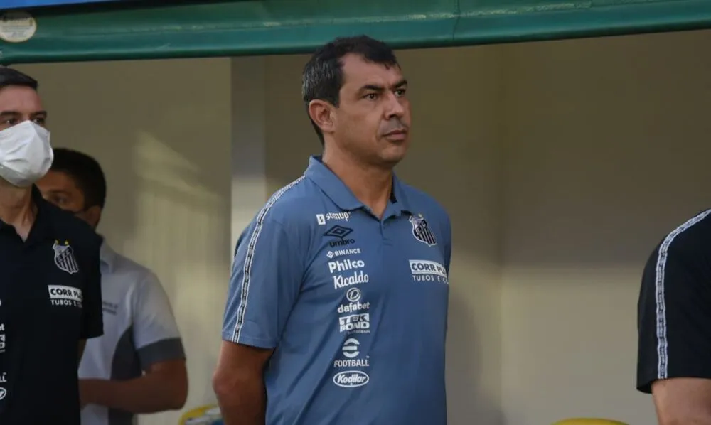 Carille dirigiu a equipe em 25 jogos, com nove vitórias, nove empates em sete derrotas