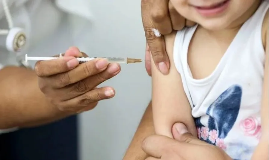 Como justificativa, a vereadora cita o baixo índice de crianças de 5 a 11 anos vacinadas em Salvador até então.