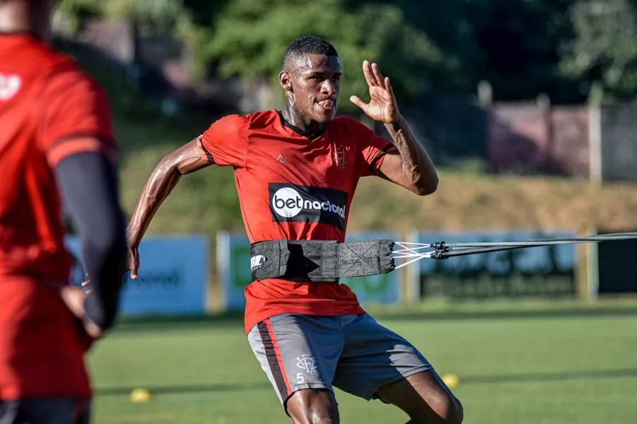 Vitória é o primeiro clube dentro do G-4, seguido logo atrás pelo Atlético de Alagoinhas