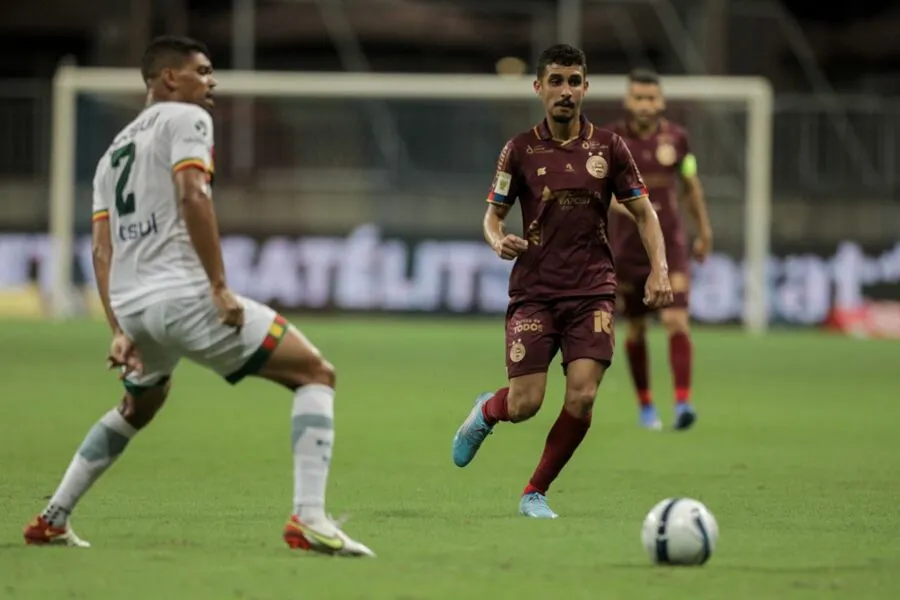 Daniel (foto) e Rodallega marcaram os gols do Esquadrão