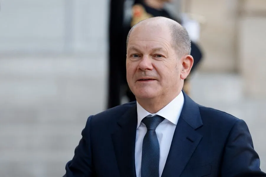 Scholz anunciou um investimento sem precedentes na área de defesa