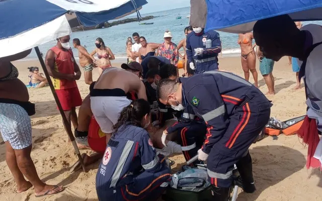 Uma equipe do Samu foi acionada e tentou reanimar o homem, mas ele não resistiu