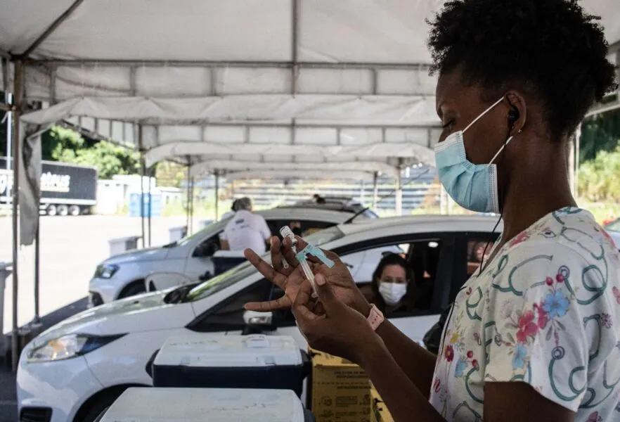 Número de amostras positivas para a covid-19 tem caído, segundo Lacen-BA