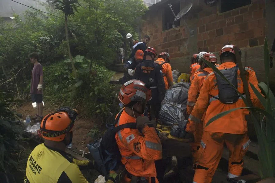 Até o momento, 210 vítimas da chuva foram sepultadas no Cemitério do Centro