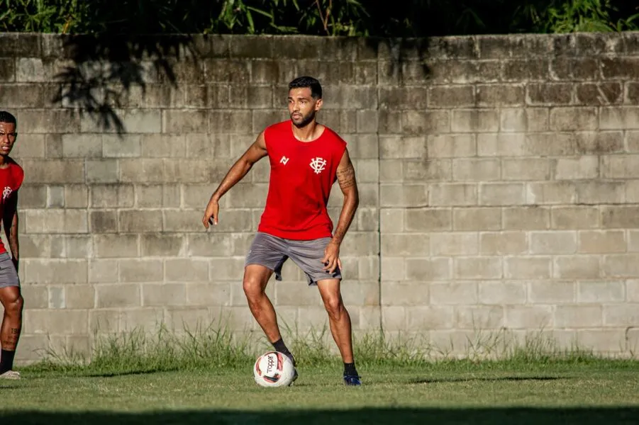 Preparação foi encerrada na tarde desta terça e a delegação viaja na quarta