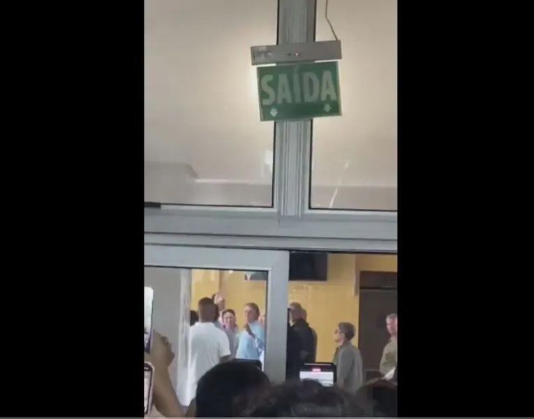 Bolsonaro é vaiado enquanto visita Senai Cimatec