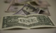 Imagem ilustrativa da imagem Dólar sobe para R$ 5,16 após três quedas seguidas