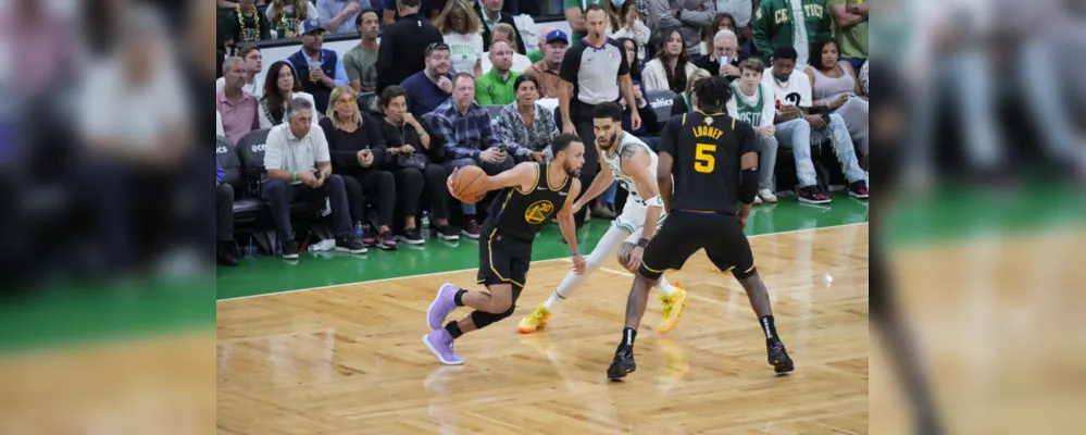 Warriors empatam as finais da NBA em mais uma noite épica de Stephen Curry