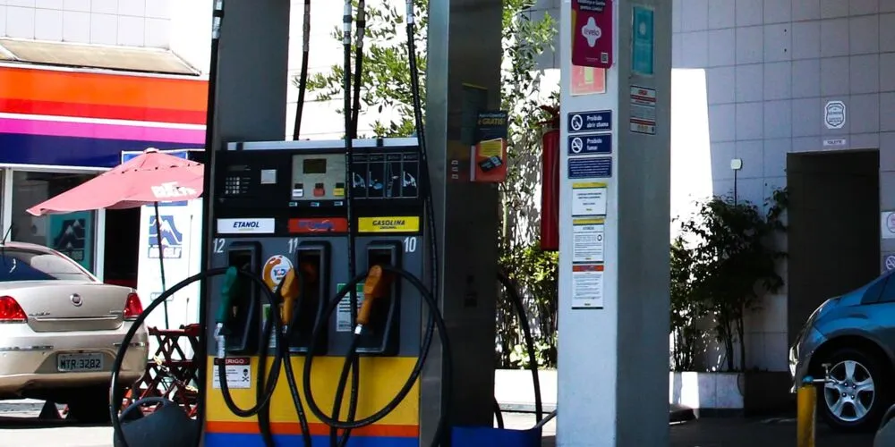 Preço do litro da gasolina A subiu R$ 0,15 para as distribuidoras