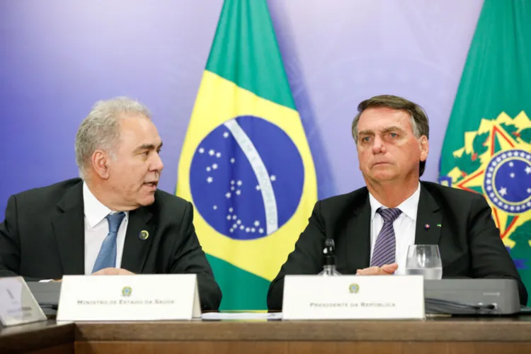 Reprovação de Bolsonaro no combate à pandemia caiu de 54% para 46%