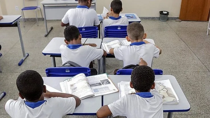 A Prefeitura de Feira de Santana abriu vagas de estágio em escolas municipais