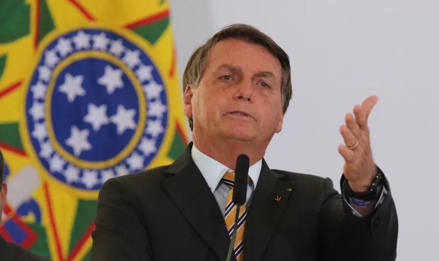 Bolsonaro telefonou para presidente do PL, Valdemar Costa Neto, de acordo com publicação
