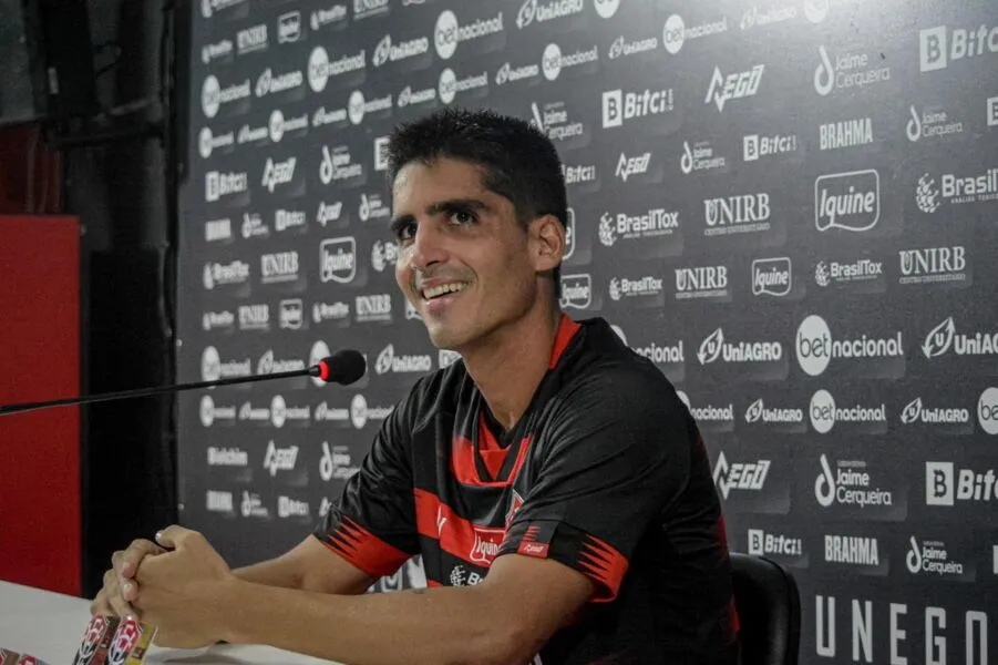 Entre 2020 e 2022, o jogador atuou por Goiás, Fortaleza e Londrina, tendo entrado em campo apenas 17 vezes