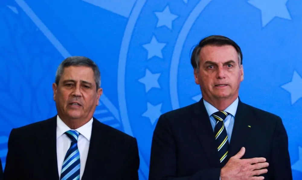 Na mesma edição extra do Diário Oficial da União, Braga Netto teve publicada sua nomeação como assessor especial do gabinete pessoal de Bolsonaro