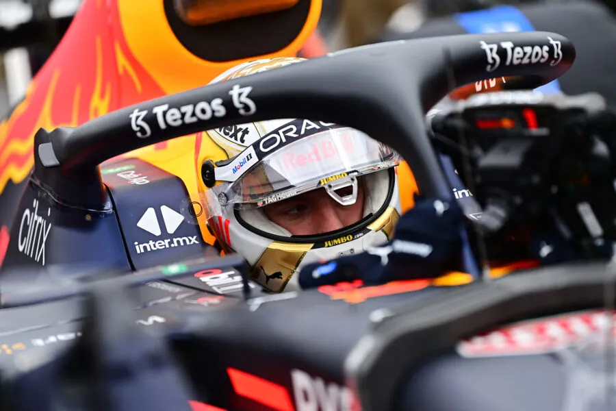 Verstappen largou na pole position e venceu a corrida de ponta a ponta