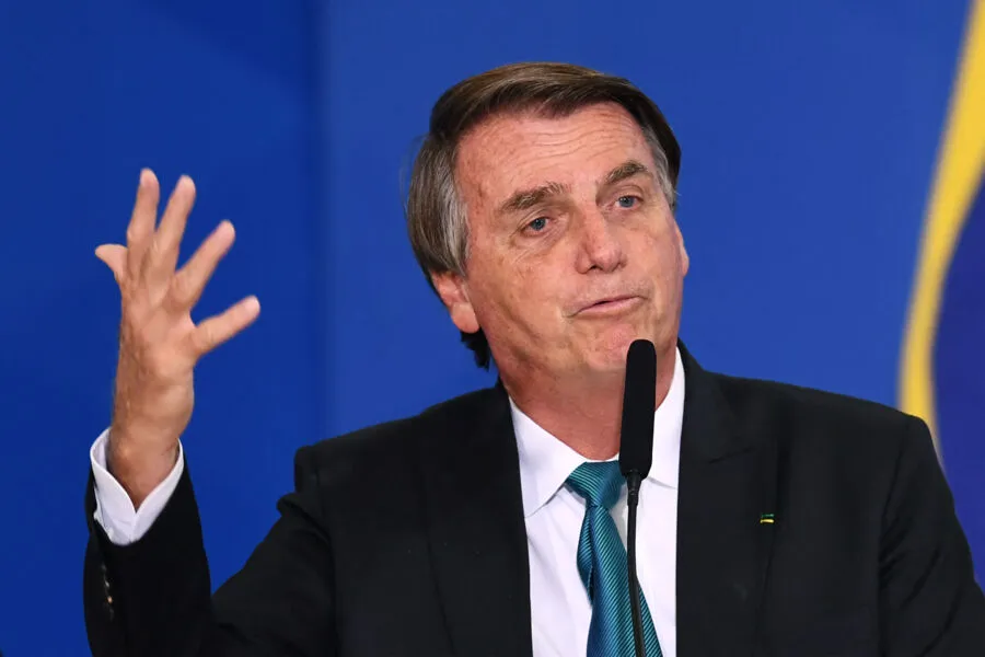 Bolsonaro acredita que houve excesso na condenação a Daniel Silveira