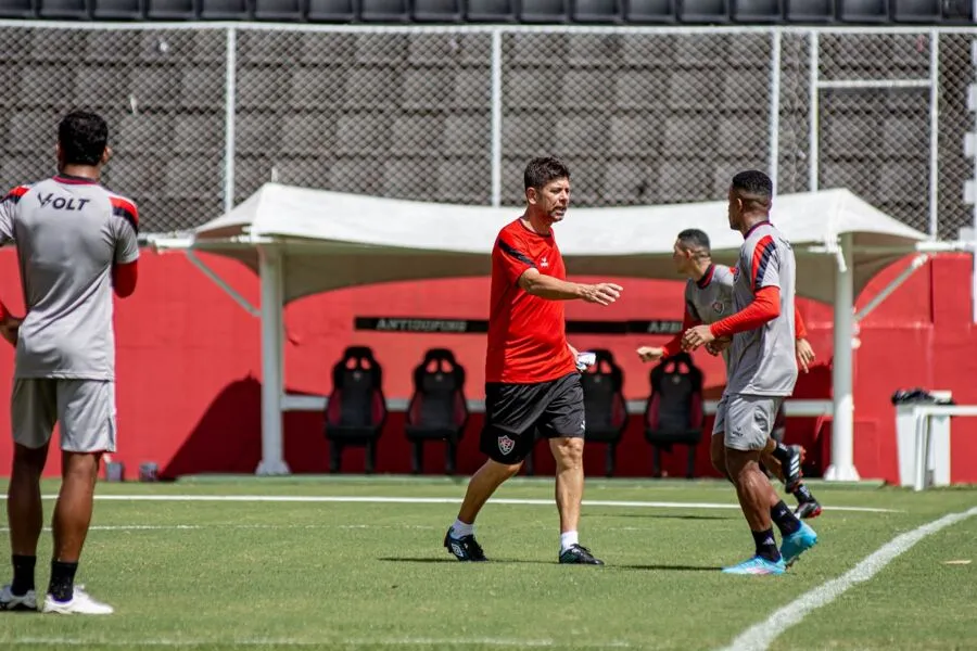 Partida marcará a estreia do treinador Fabiano Soares (foto) no comando do Vitória