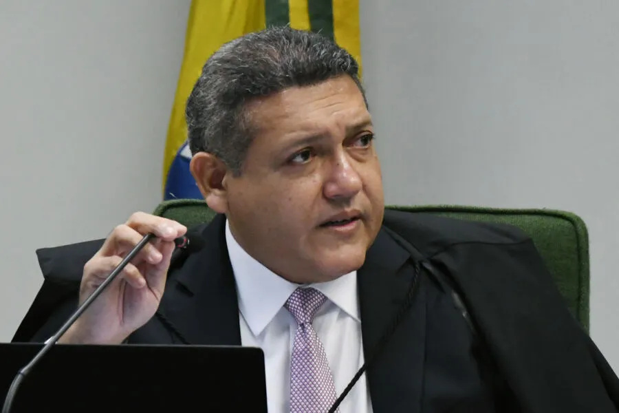 O ministro do STF, Kássio Nunes Marques, pediu vistos no processo de blogueiro
