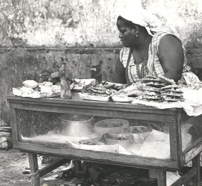 Baiana em atuação à frente do seu tabuleiro em setembro de 1975
