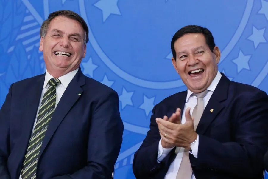 Bolsonaro e Mourão aumentam gastos no cartão corporativo