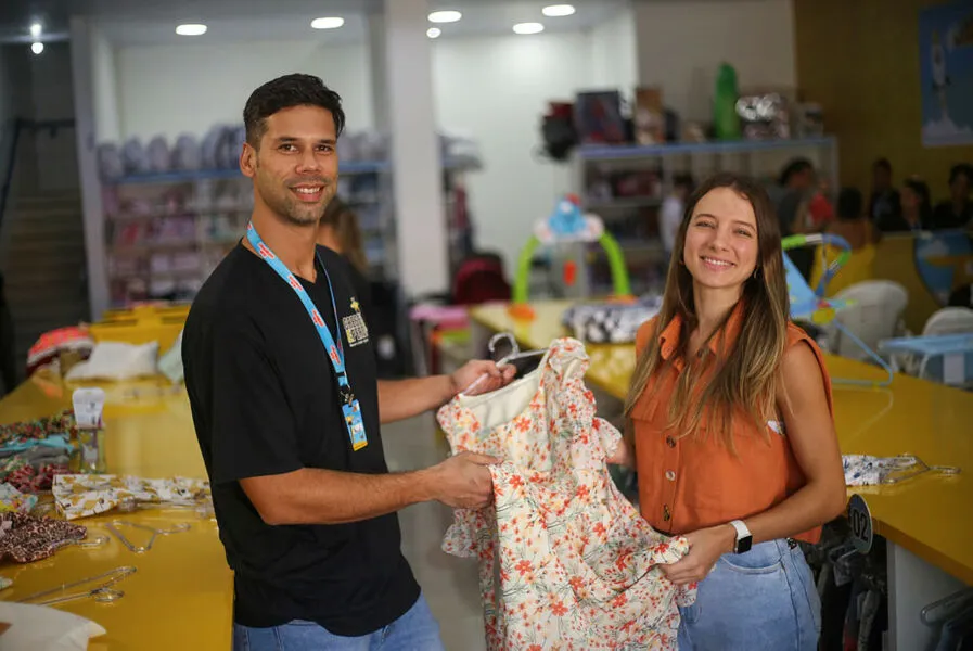 Thiago e Michele investiram em revenda de roupas infantis
