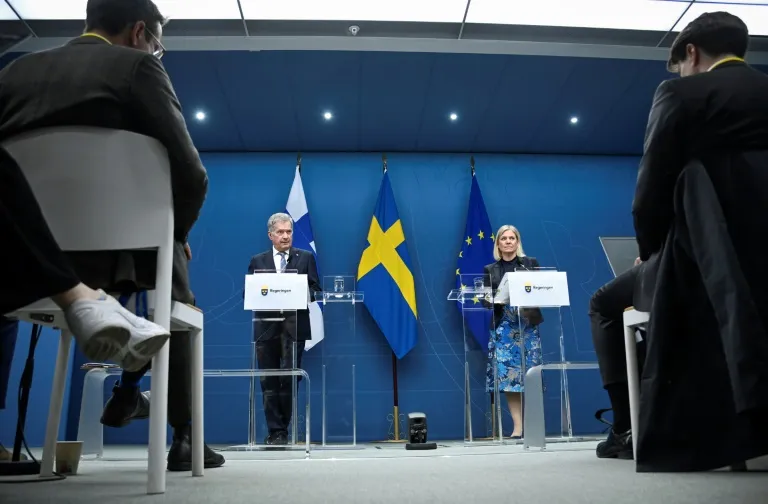 Presidente da Finlândia, Sauli Niinisto, e a primeira-ministra da Suécia, Magdalena Andersson