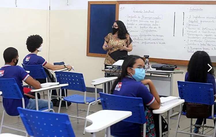 CEE decide sobrestar processos das instituições estaduais de ensino  superior e regularizar a vida escolar dos estudantes - CEE/BA - Conselho de  Educação - Governo da Bahia