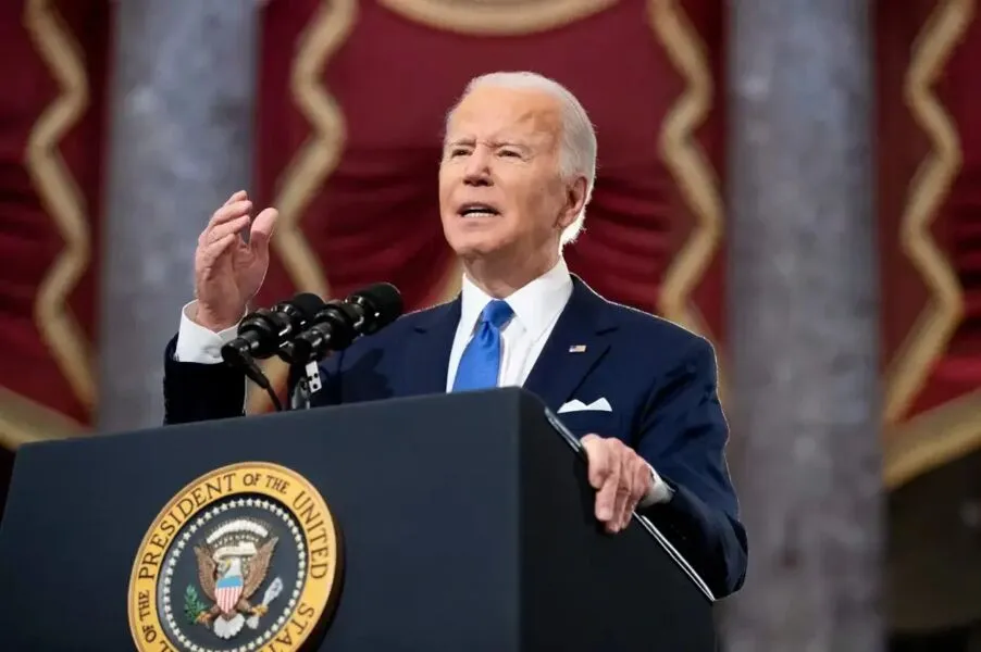 Biden reagiu com indignação à decisão de derrubar dispositivo que garantia aborto legal