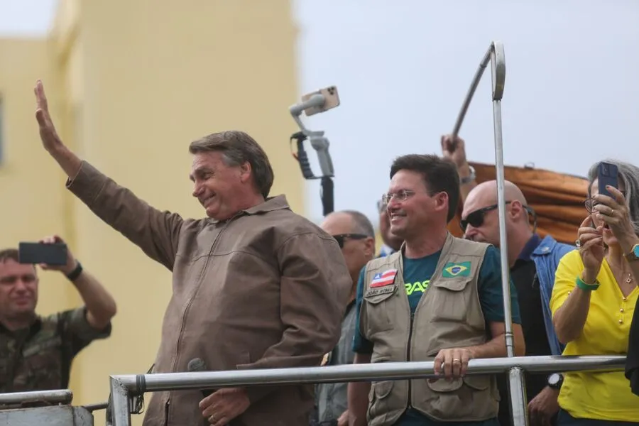 Presidente discursou em trio elétrico em frente ao Farol da Barra