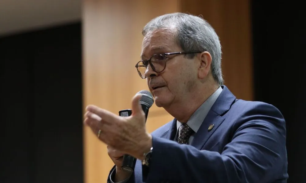 “Estamos dando peso grande para a produção escrita do estudante”, explica o secretário de Educação Básica do MEC, Mauro Rabelo