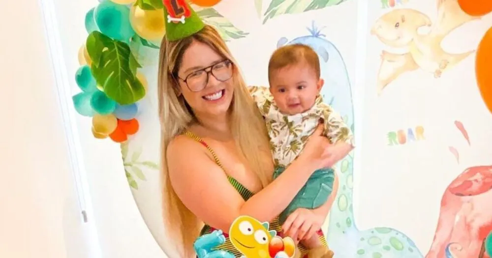 Marília Mendonça com seu filho Leo