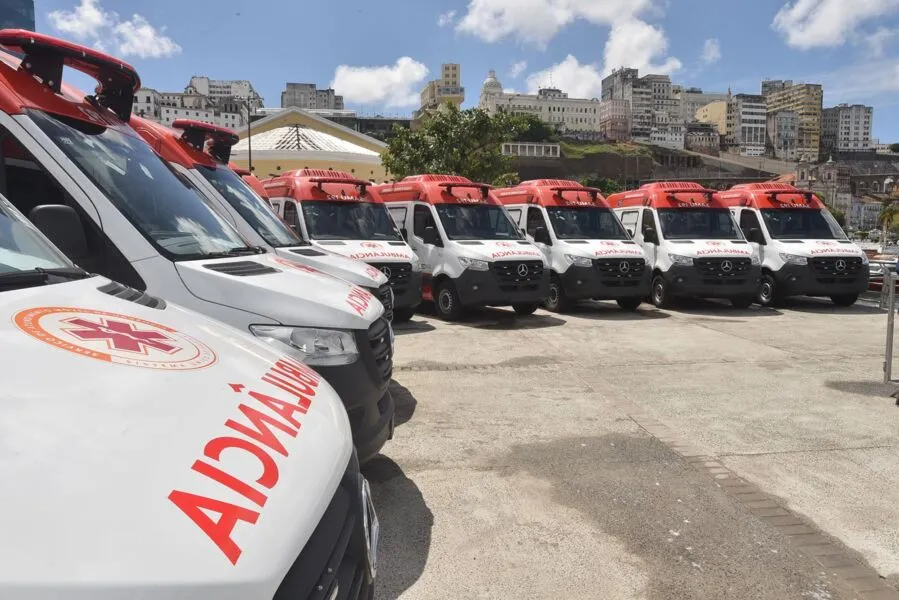 Serviços ficaram fora do ar após fortes chuvas