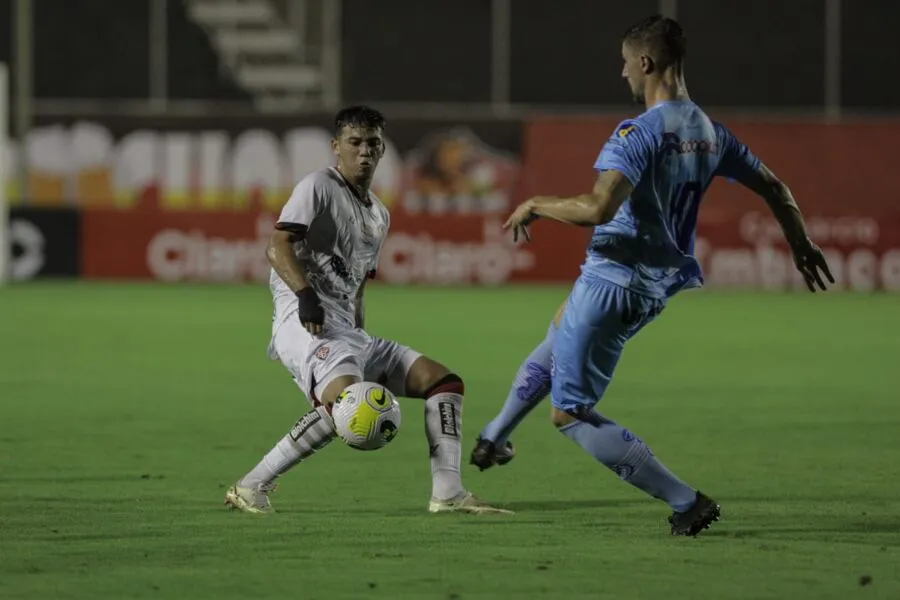 O Rubro-negro sofreu em campo, mas conseguiu a classificação no apagar das luzes